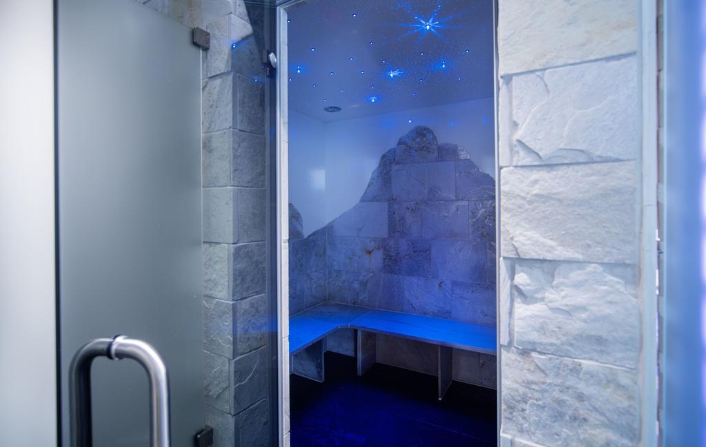 סאס-אלמאגל Wellness- Und Schneesporthotel Christiania מראה חיצוני תמונה