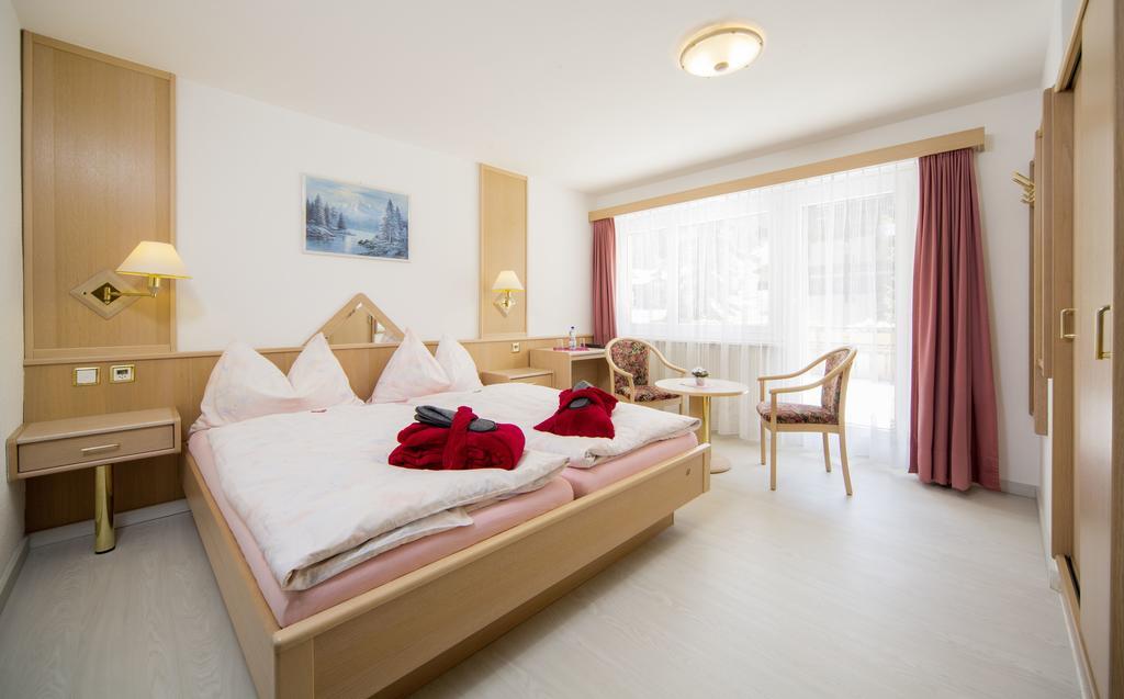 סאס-אלמאגל Wellness- Und Schneesporthotel Christiania מראה חיצוני תמונה